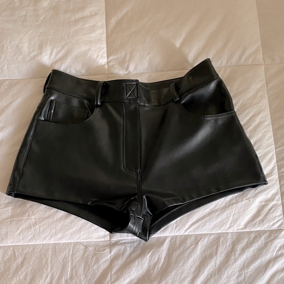 Norma Kamali Black Faux Leather Shorts - Picture 1 of 4